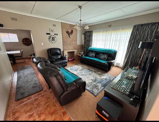 3 BEDROOM HOUSE FOR SALE IN BIRCHLEIGH